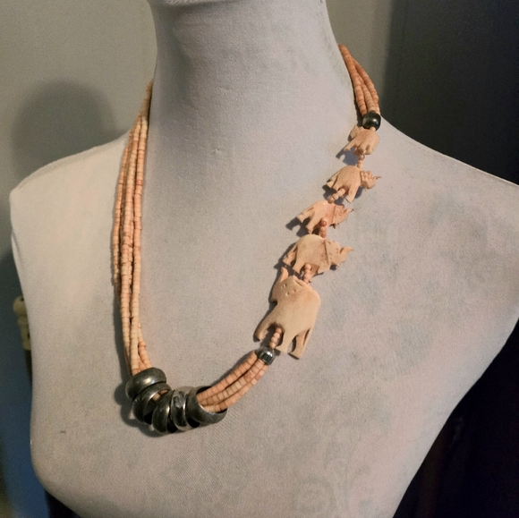 Vintage elephant necklace pink peach silver tone boho bohemian tribal - Picture 3 of 16